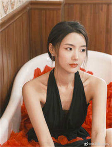 一面亲上边一面膜下边文字网站,少妇与大狼拘作爱性A片视频